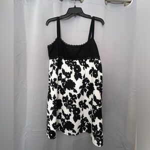 Ann Taylor Loft Black and White Petite Dress Size 8P. NWT.